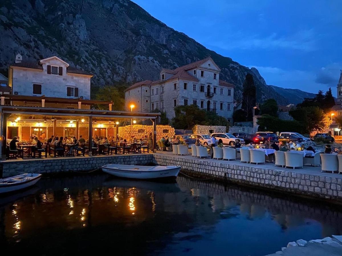 Apartments Barba Kotor Eksteriør billede