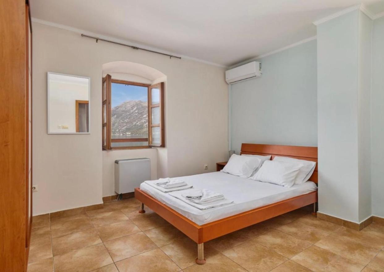 Apartments Barba Kotor Eksteriør billede