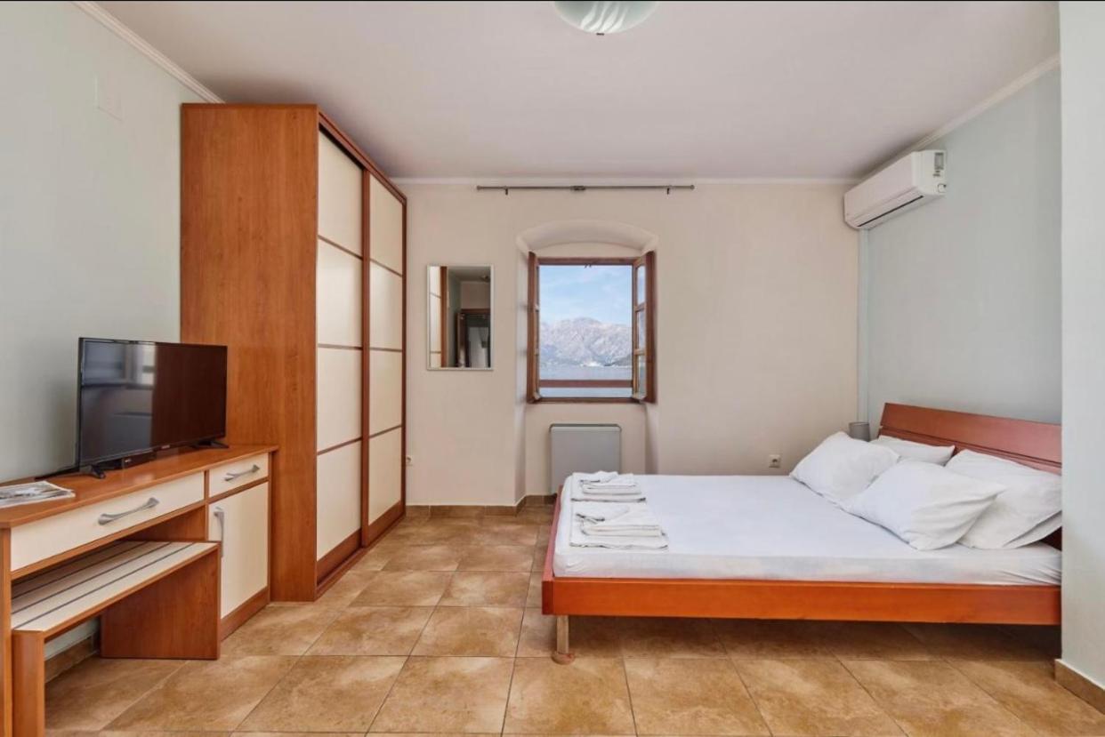 Apartments Barba Kotor Eksteriør billede