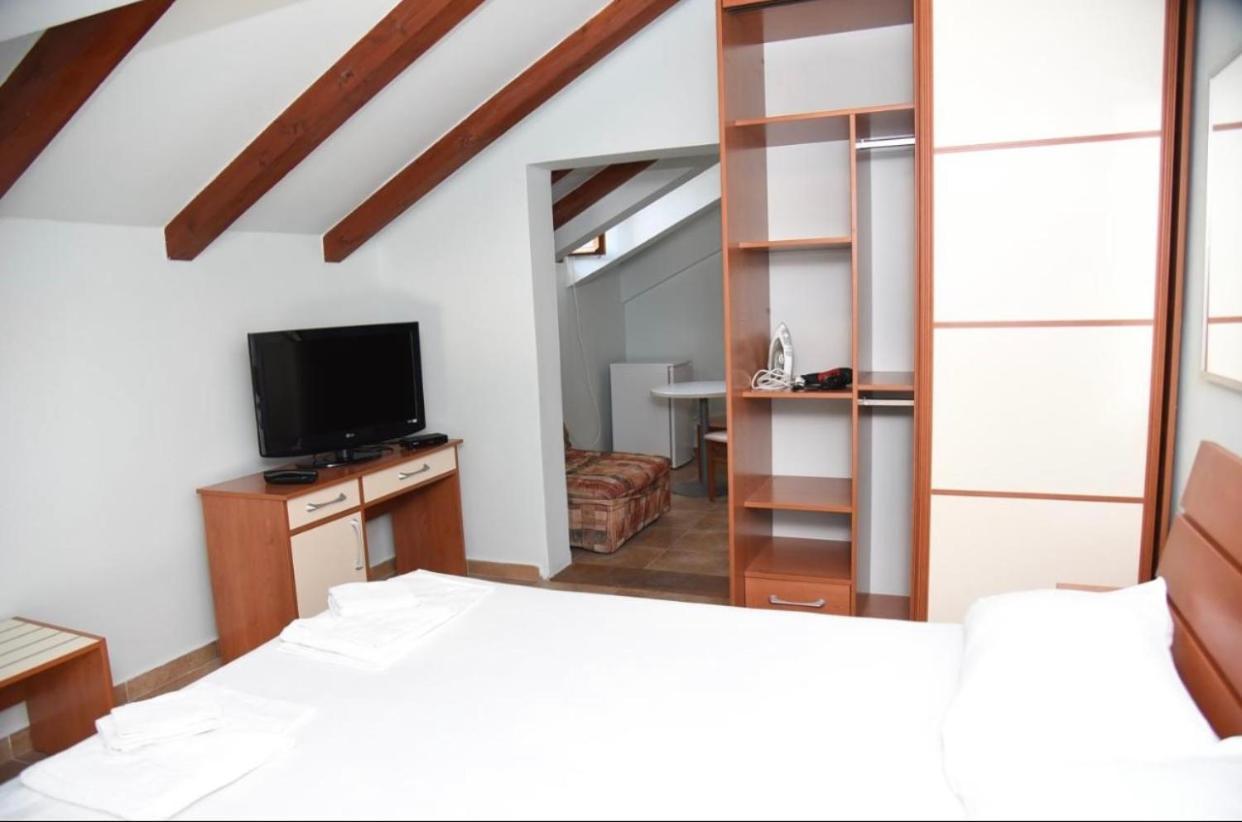 Apartments Barba Kotor Eksteriør billede