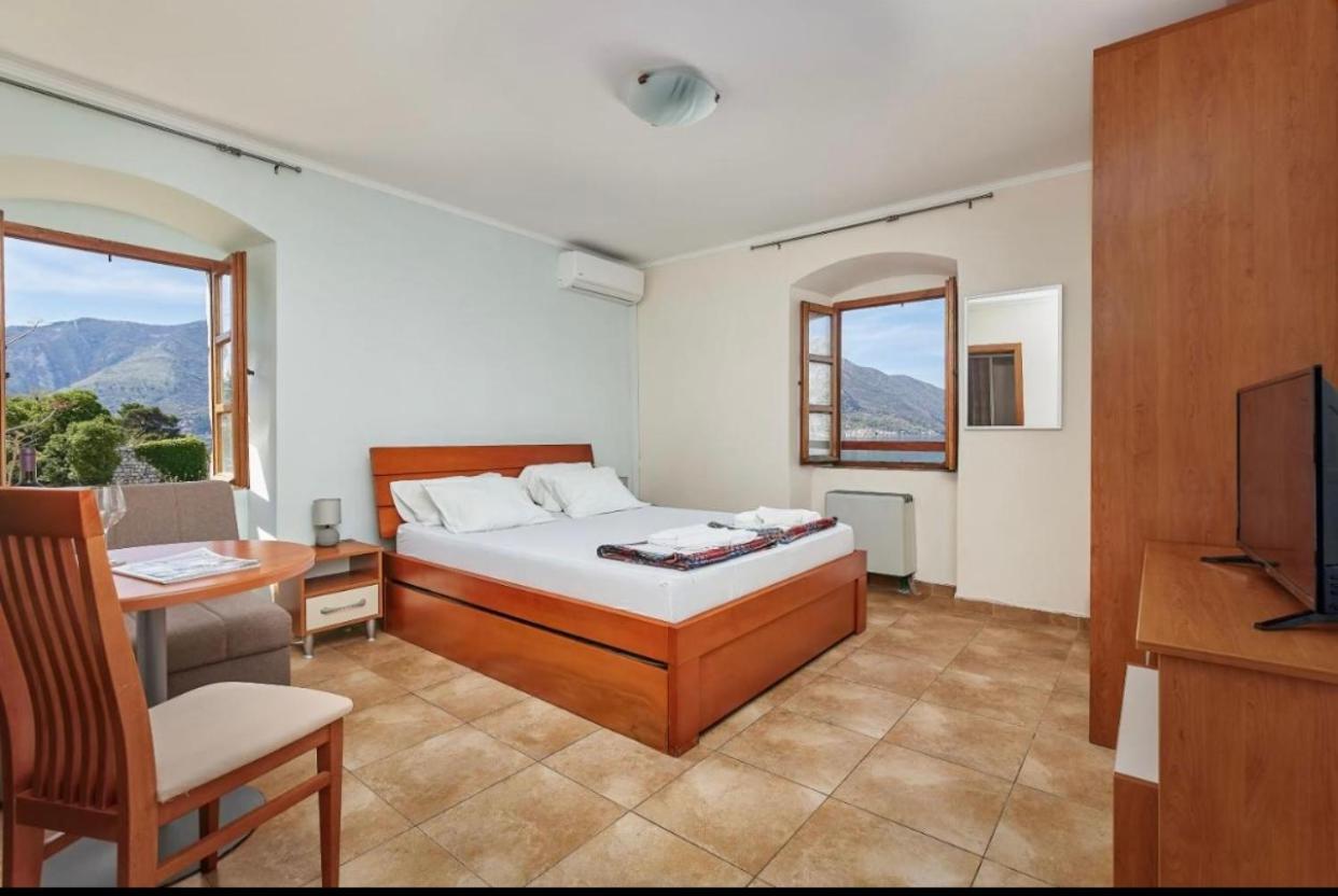 Apartments Barba Kotor Eksteriør billede