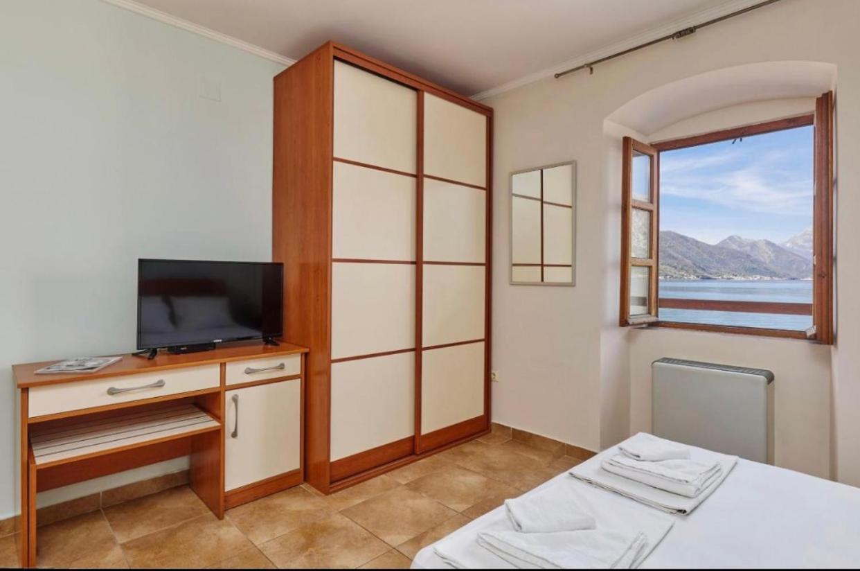 Apartments Barba Kotor Eksteriør billede